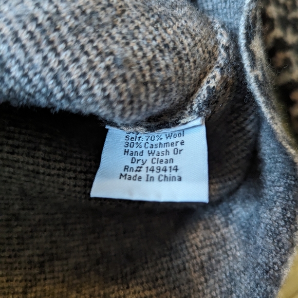 Johnny Was Cheetah Print V-neck Blouse Wool Cashmere Blend Women's Size Small - Picture 4 of 6